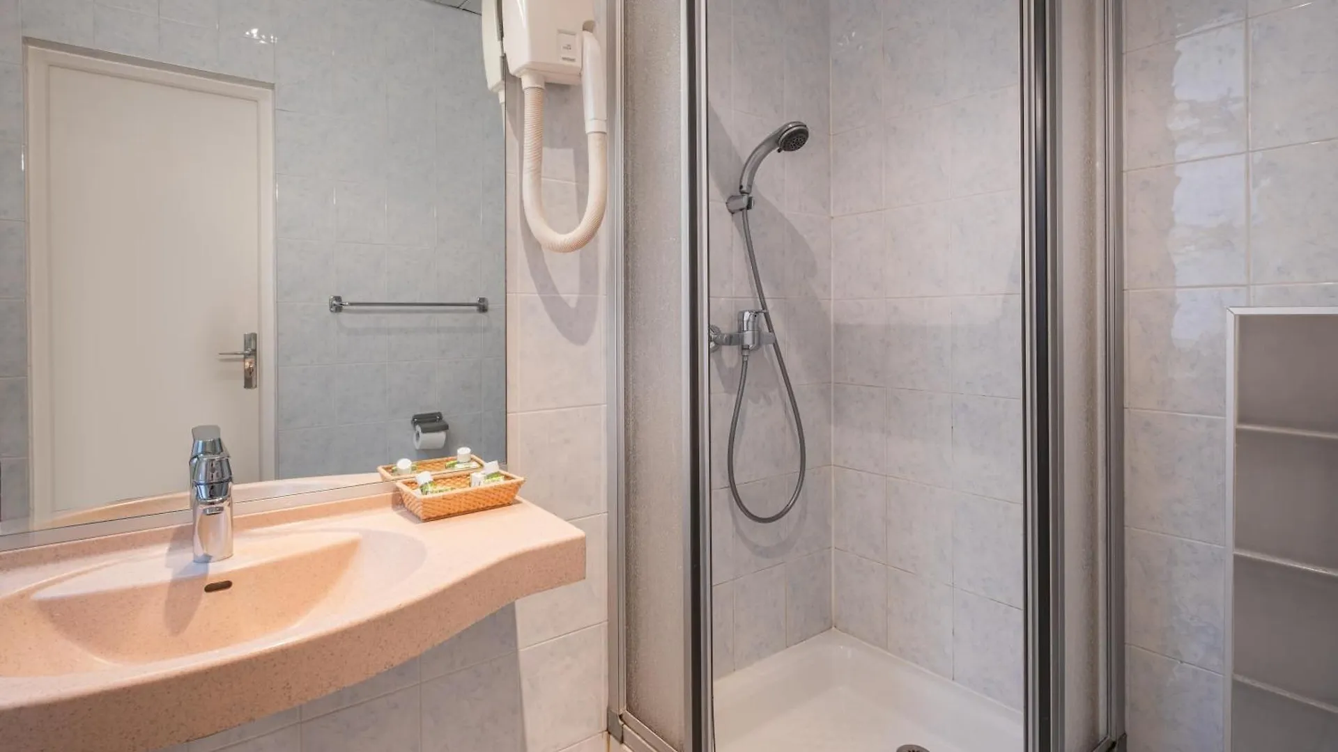 Hotel Terminus Montparnasse Paris