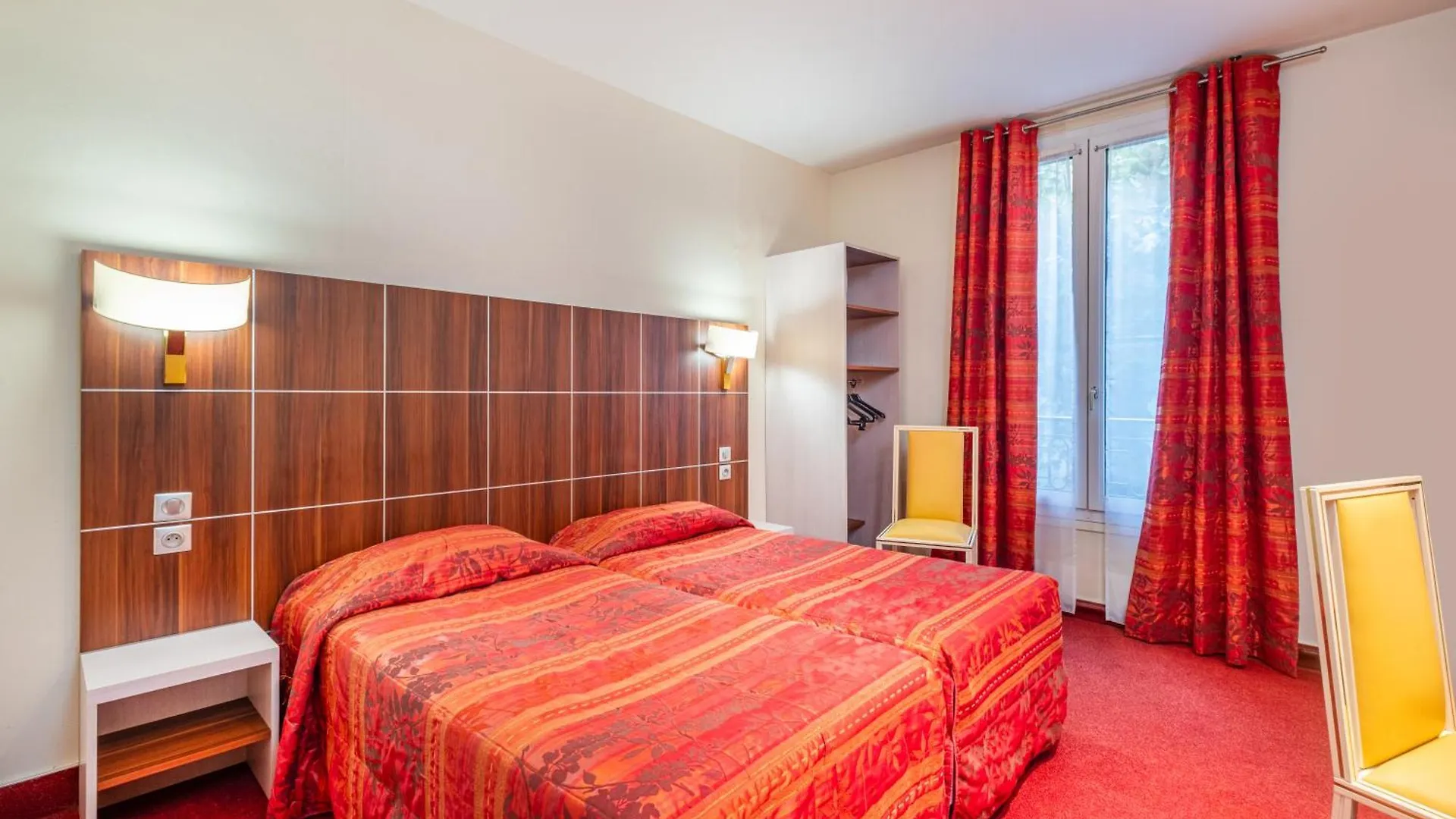 Terminus Montparnasse 3* Paris