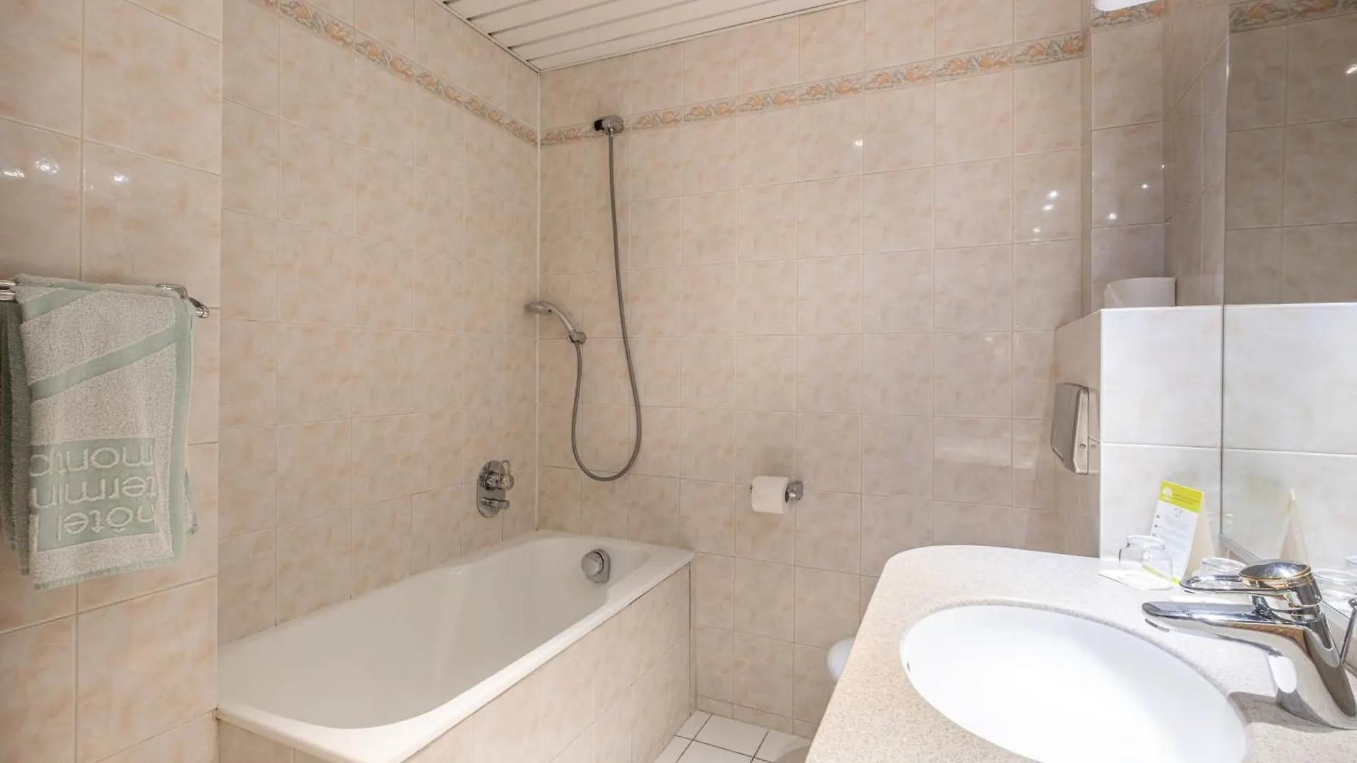Hotel Terminus Montparnasse 3*